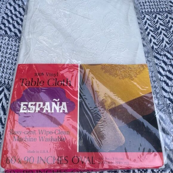 Vintage España White Vinyl Tablecloth - Picture 1 of 8